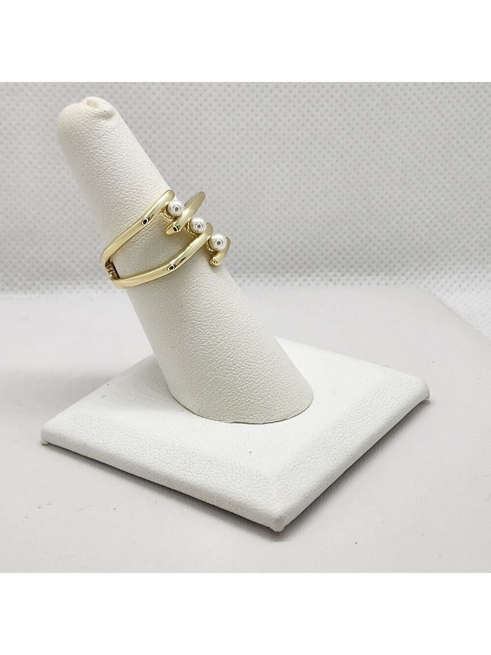 Brand New Sterling Silver 3 Pearl Ring